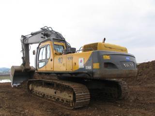 crawler excavators ec 460 .jpg