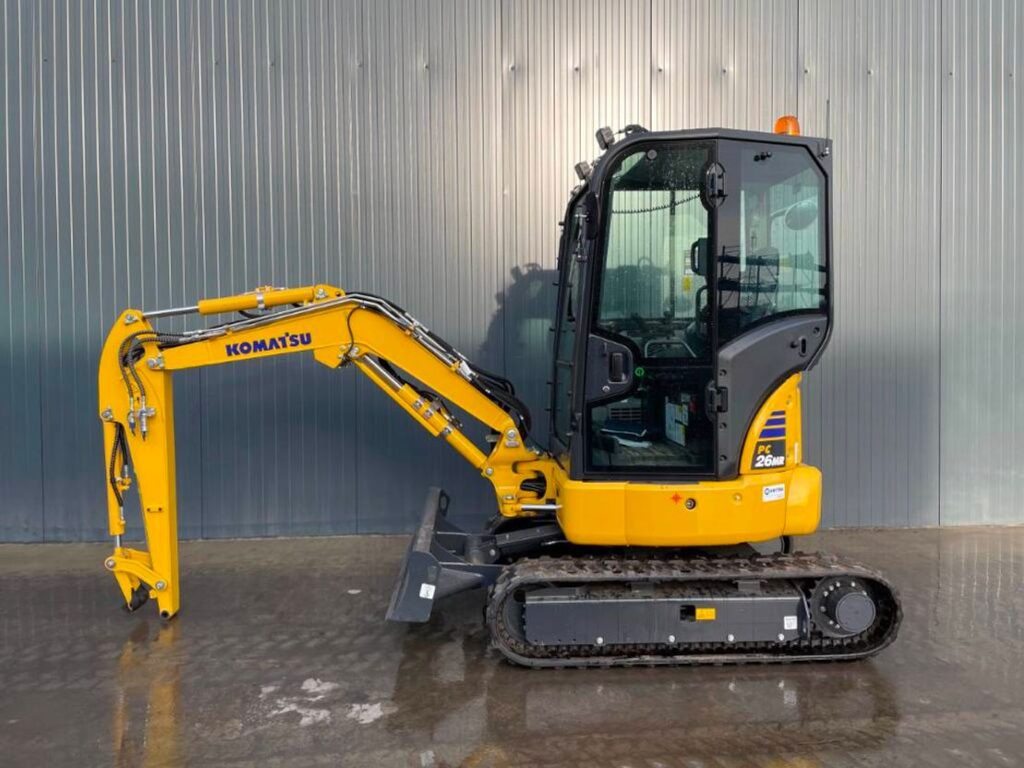 mini digger crawler komatsu pc26mr 3 2021 7015984 1.jpg